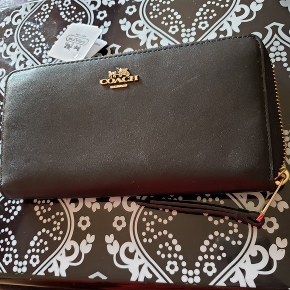 Coach Handbags - COACH Black Leather Accordion Wallet